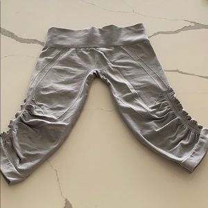 Lululemon In The Flow Crop size 6 gray